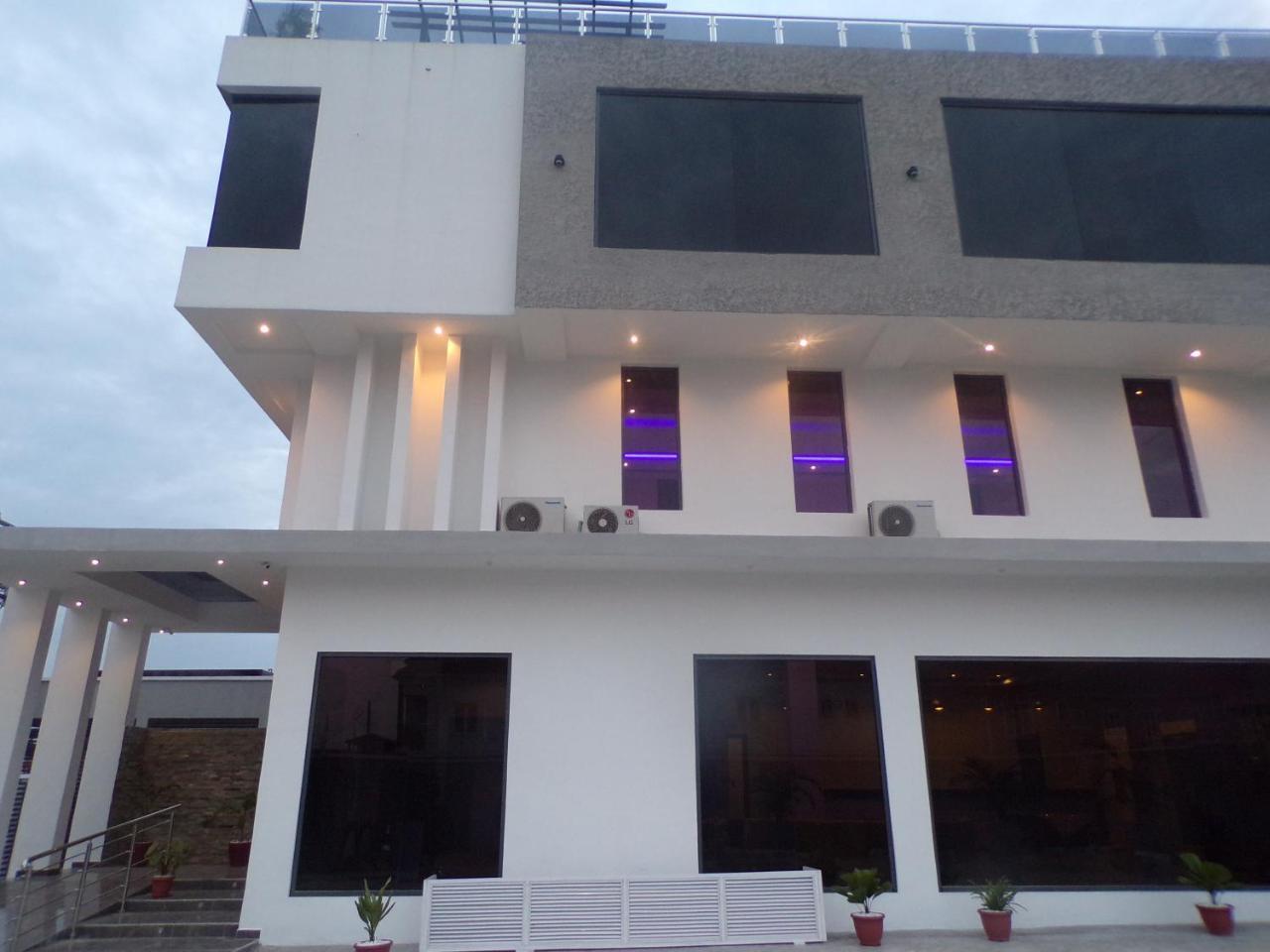The Mayhill Lekki Exteriör bild