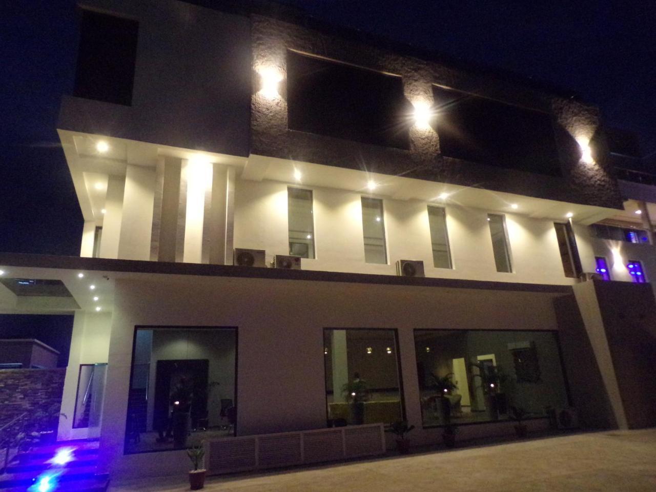 The Mayhill Lekki Exteriör bild